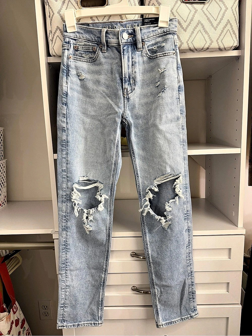 American Eagle NEW WITH TAGS Super High-Rise Ankle Straight Jean Blue SIZE000